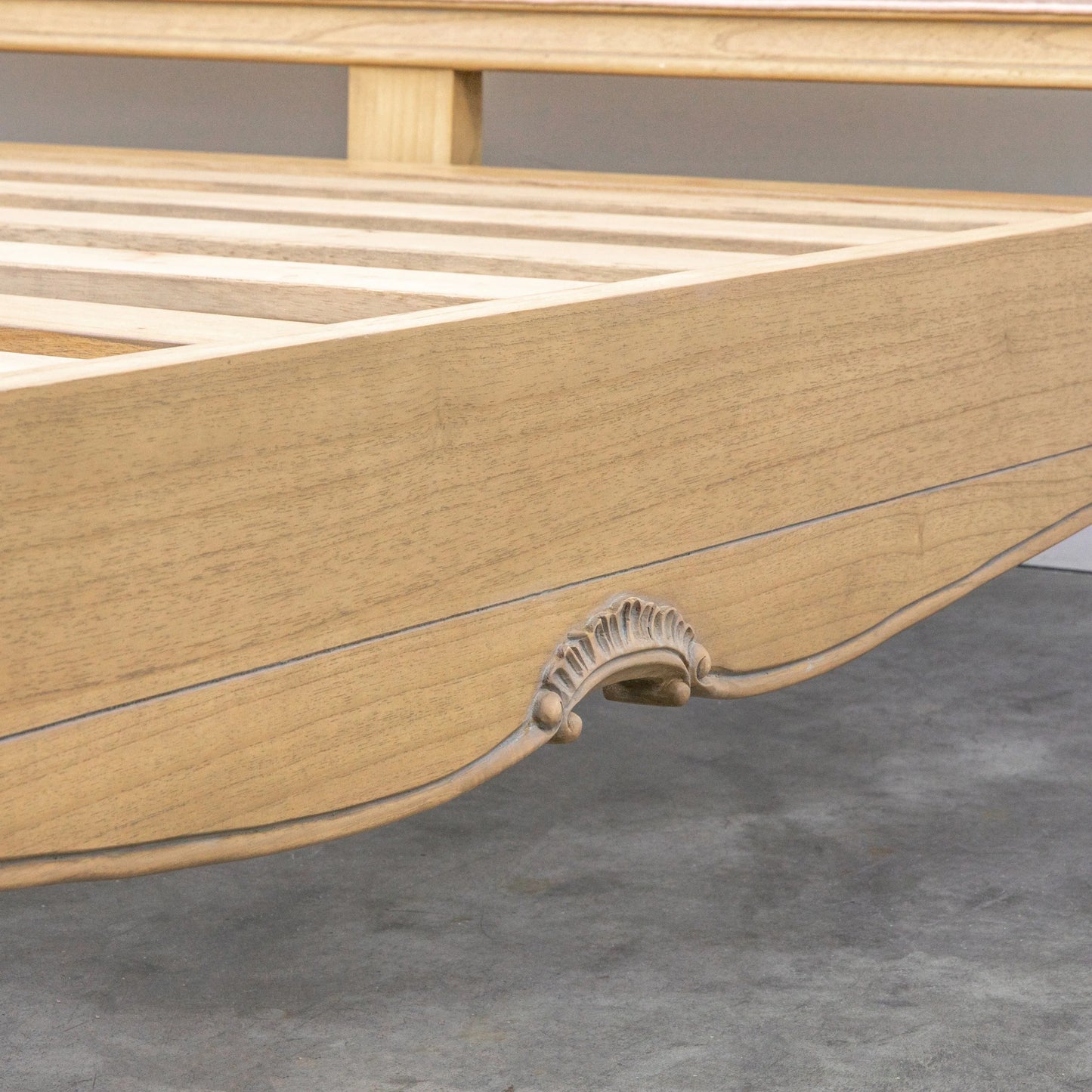 Gallery Direct Chic Weathered Super King Linen Upholstered Bed