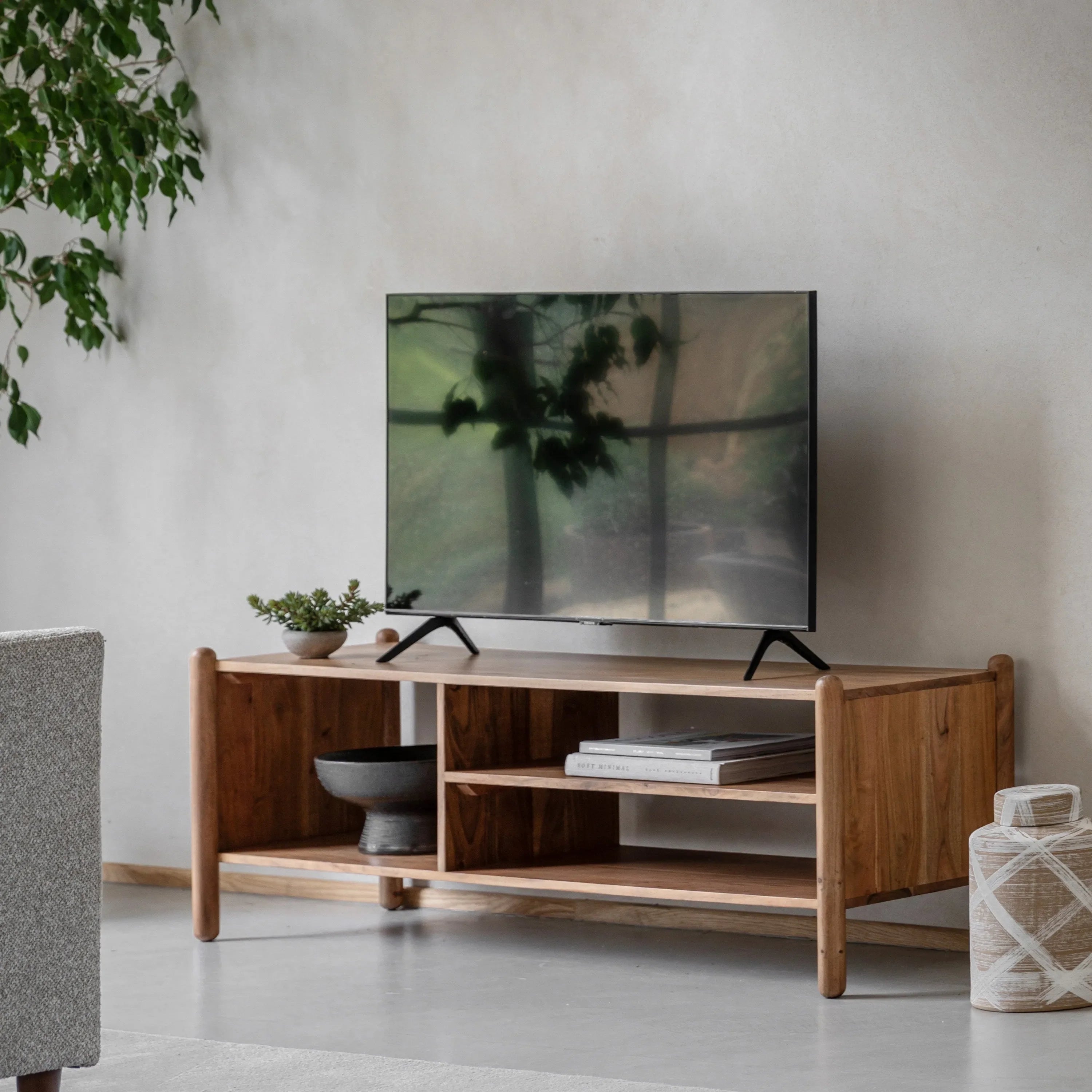 Gallery Direct Cannes Media Unit